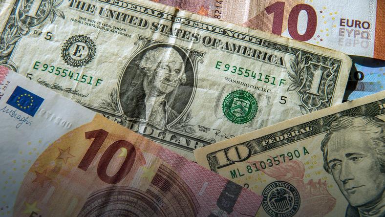 Курс злотого к евро и доллару в Польше